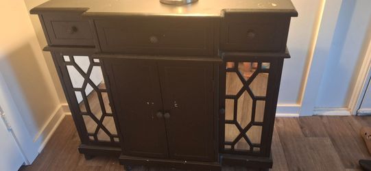 Black Entry way with Mirrored Panels