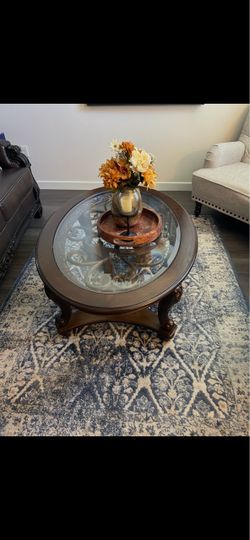 Coffee table (1) and side table (1)