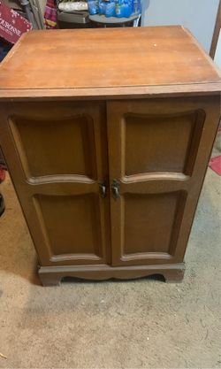 Hallicrafters 17934 vintage 50s radio cabinet in great condition