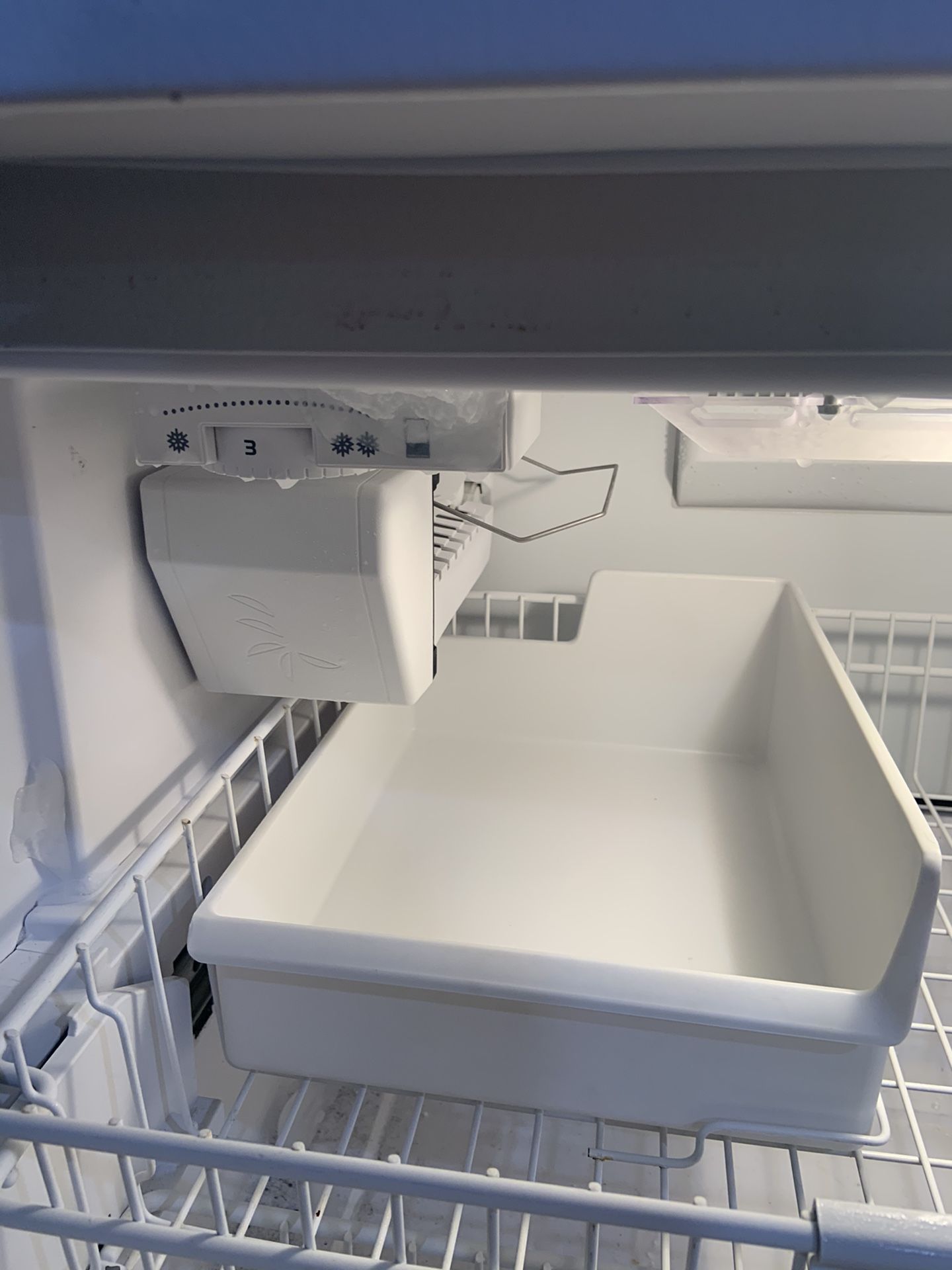 Amana Refrigerator for Sale in Visalia, CA OfferUp