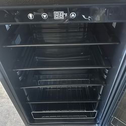 ❄️ Outdoor / Mini Fridge – Glass Shelves + Light + Temp Control