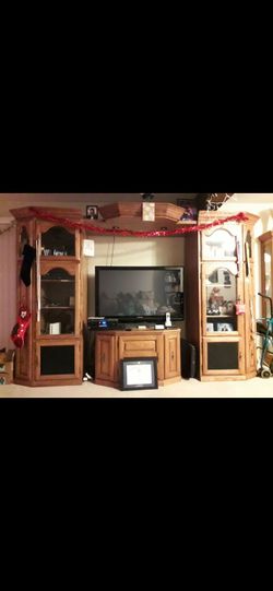 Entertainment center