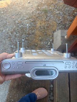 Under the counter AM/FM radio