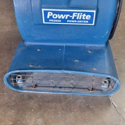 Powr-Flite® PD2500 Dryer
3 speed control provides just the right air flow for properly timed drying cycles. Perfect for drying of fine rugs, hardwood 