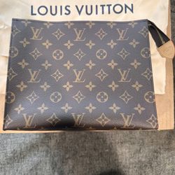 New Authentic Louis Vuitton Toiltry Bag