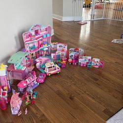Multiple Shopkin toys