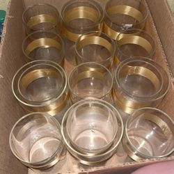 16 Vases