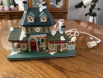 Copperfield Keepsake Porcelain Christmas Village Town Station Lighted House - See Description!!
