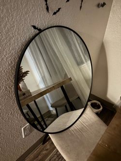 Round Wall Mirror with Black Metal Frame