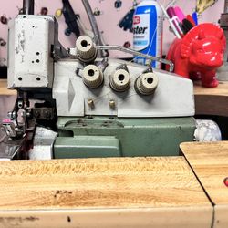 Industrial Overlock Sewing Machine 5 Thread  