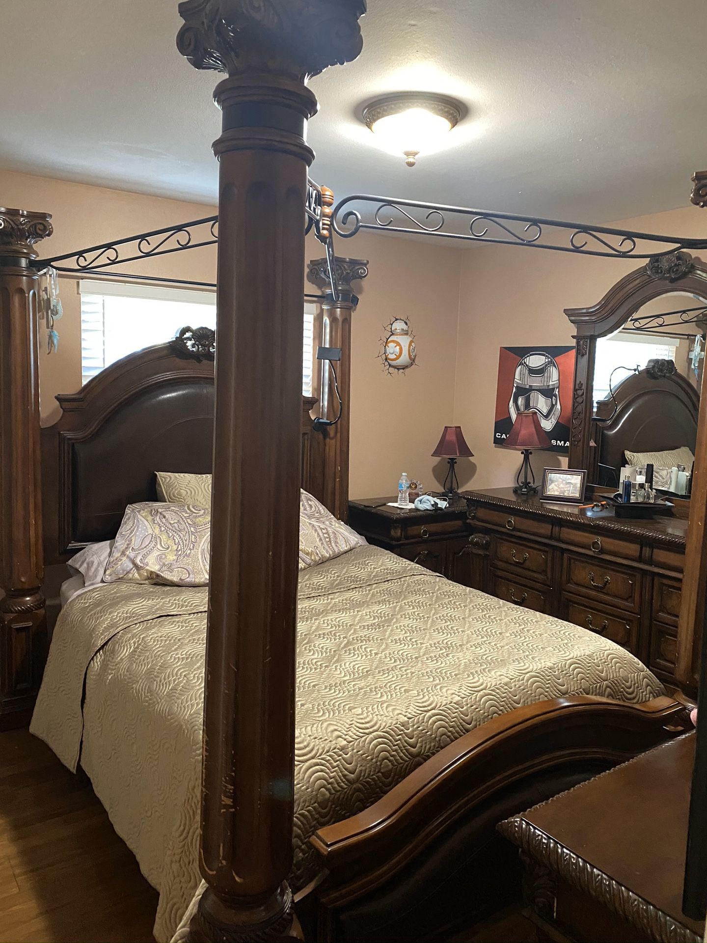 Queen/king bedroom set