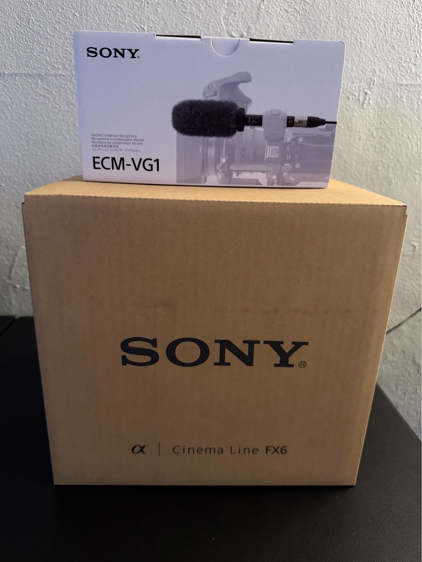 Sony FX6 Package BRAND NEW With XLR handle & Mic