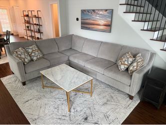 Sectional Couch - Like New Condition!