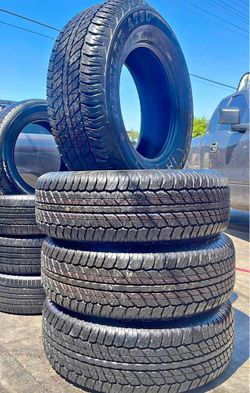 265/70/17 Vendo set de Tires con 70% de vida las 4