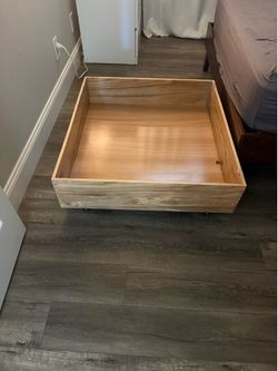 Free Wooden storage box with wheels
