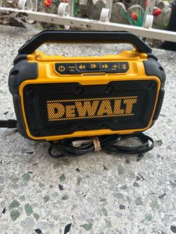 DCR010 DEWALT Bluetooth speaker