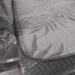 Plush king size available delivery SE HABLA ESPAÑOL 