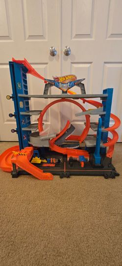 Hotwheels Ultimate Garage