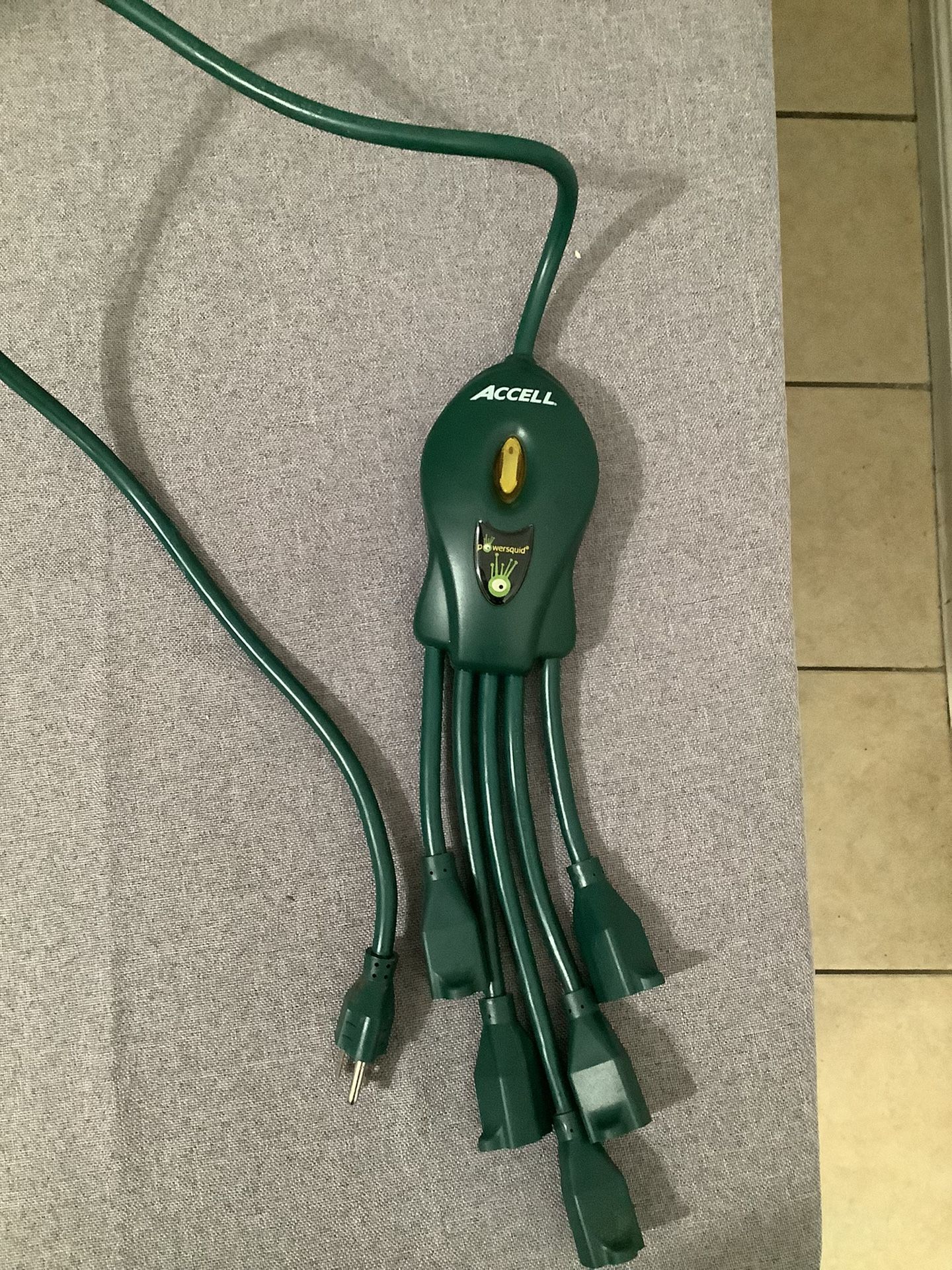 Accell Power Flexible Outlet Multiplier, 3 ft (0.9 m), , Dark Green