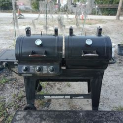 Brinkmann Gas And Charcoal Grill and Smoker 