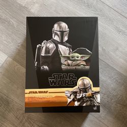 Hot Toys - Mandalorian & The Child Deluxe Set