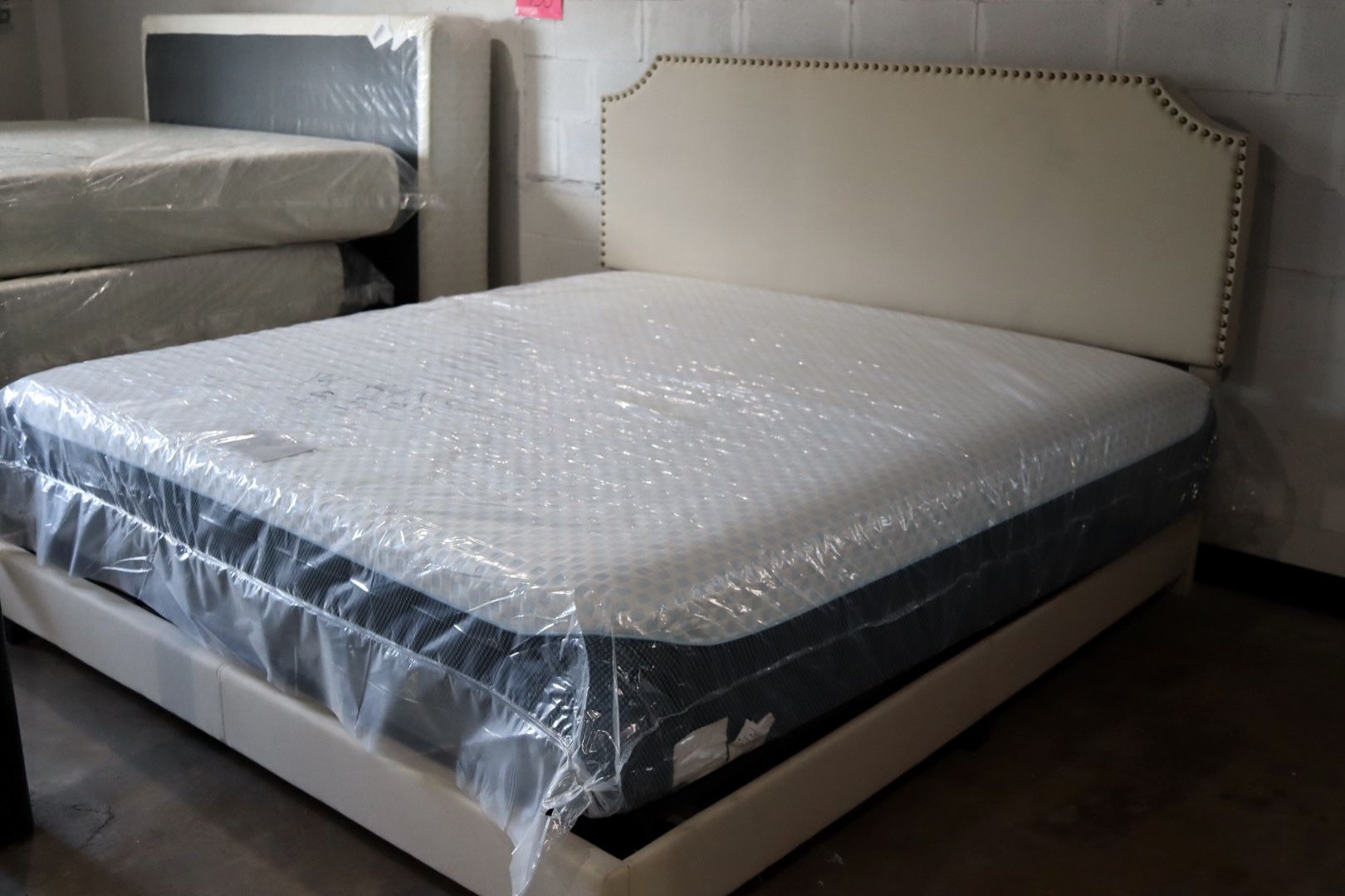 Labor Day Flash Sale! Luxury King Memory Mattress ( Pay $39...