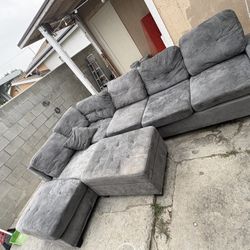 2 Set Couches 