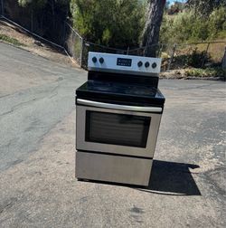 Stove 30” wide electric glass top stainless steel (free local delivery)