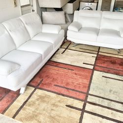 Like New Sofia Vergara Leather Couch And Loveseat 