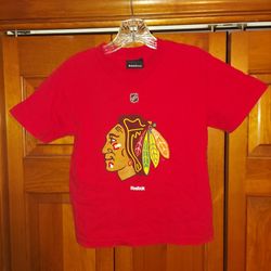 YOUTH 17 1/2" COLLAR TO BOTTOM & 16" PIT TO PIT CHICAGO BLACKHAWKS REEBOK SHIRT 