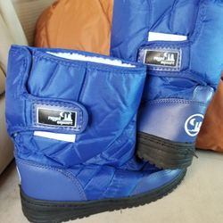 Snow boots Kids size 4 Blue