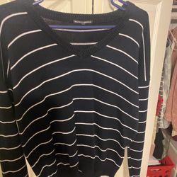 Brandy Melville Sweater &free Shirt