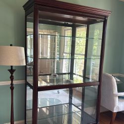 Curio  80x46x20 Lighted