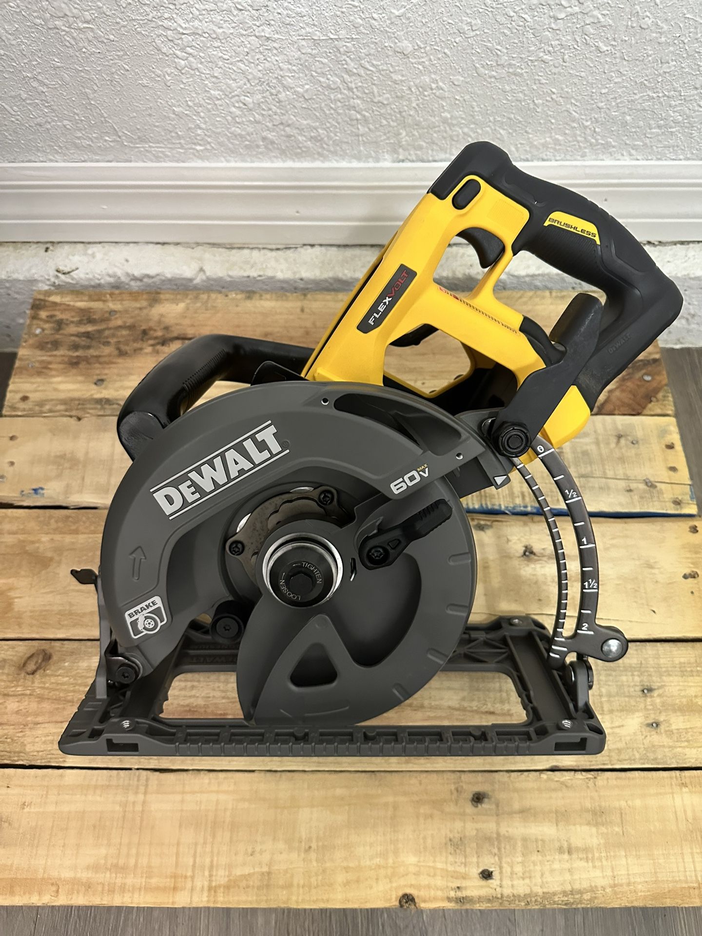 Dewalt saw 60v NEW!!