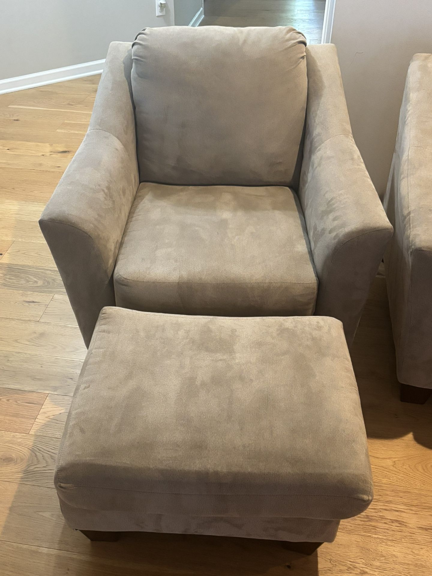 7-piece Living Room Set (Sofa, Love Seat, Chair, Ottoman, Coffee Table, 2 End Tables)