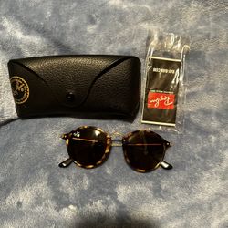 Ray-Ban RB2447