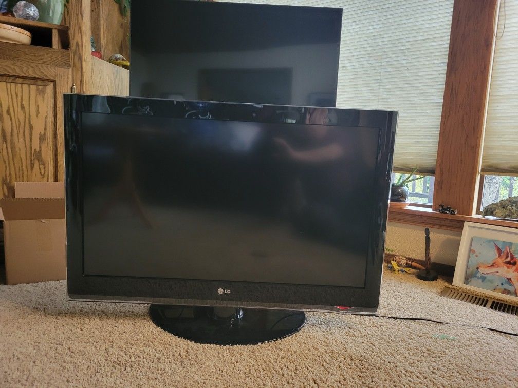 TV.   LG Lcd TV 37" Good Condition