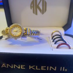 Women watch 