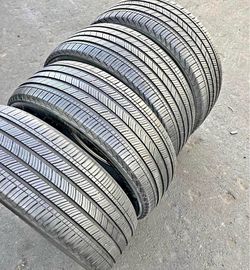 Set 235/55-19 Michelin con el 80% de vida