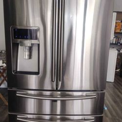 Samsung Refrigerator USED LIKE NEW ! With Warranty !! 