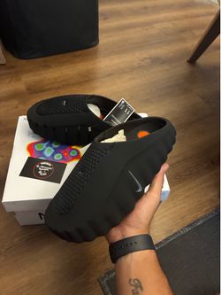 Nike mind 001 black charm Sz 11