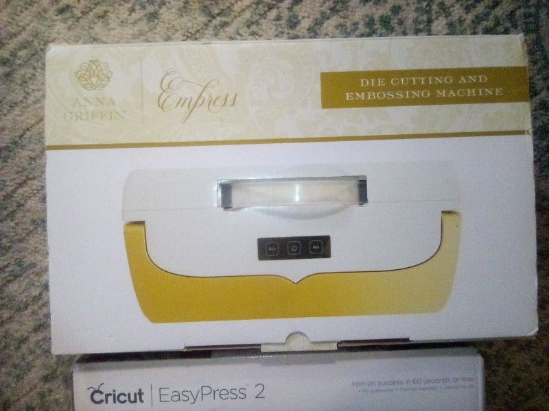 Anna Griffin Die Cutting And Embossing Machine