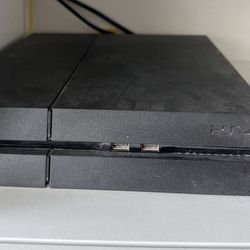 PS4 500GB with two controllers