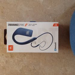 JBL Waterproof Wireless Headphones 