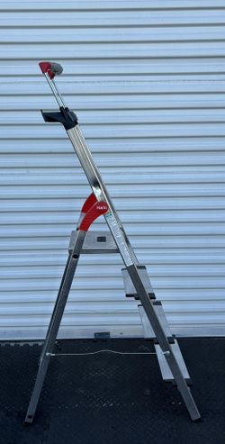 Hailo 5.28-Feet ( 9.35-Feet Reach Height ) Aluminum Type IA 330lbs. Load Capacity Platform ladder