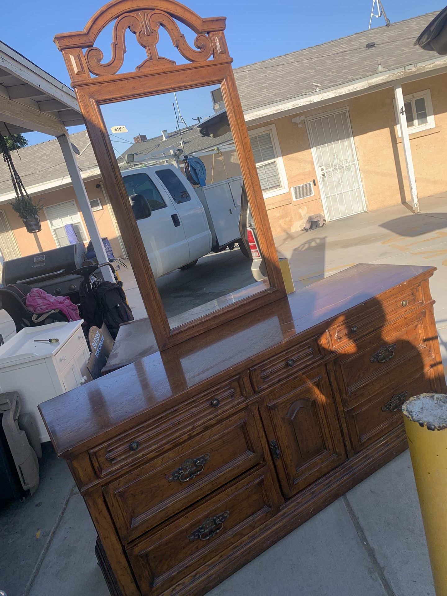 Dresser/ Mirror And 2 Nightstands