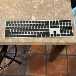 Apple Keyboard With Touch ID 