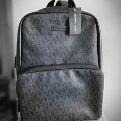 Everett Front Pocket Black Michael Kors Backpack