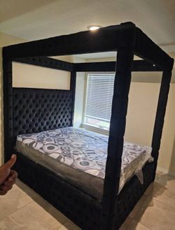 Black Canopy Bed