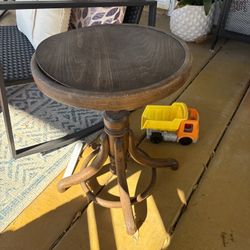 Mundus Antique Thonet Stool